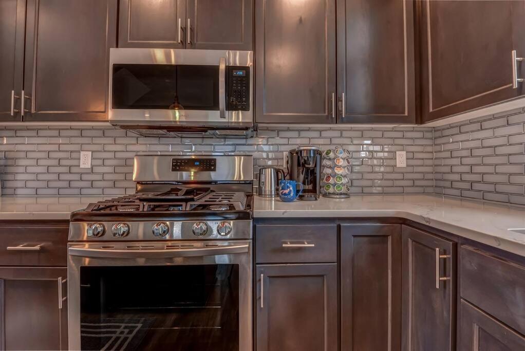 דיפו ביי New Tri-Level Home With Ocean View And 3 En-Suite Bedrooms! מראה חיצוני תמונה