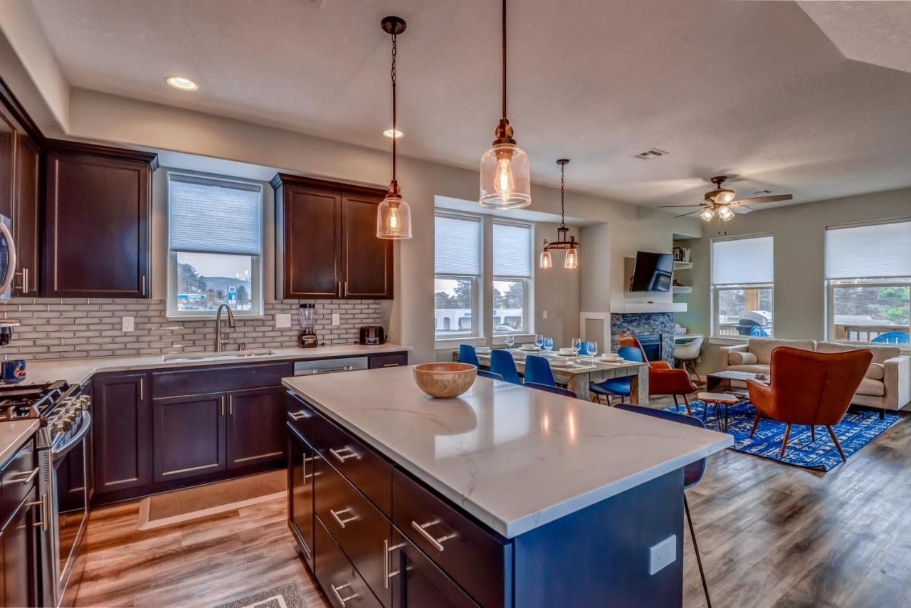 דיפו ביי New Tri-Level Home With Ocean View And 3 En-Suite Bedrooms! מראה חיצוני תמונה